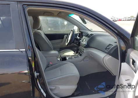 2012 Toyota Highlander Base V6 z USA, uszkodzony, nr VIN 5TDBK3EHXCS108923